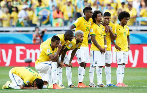 Los jugadores de Brasil, durante su tanda de penalties. FOTO:libertaddigital/cordonpress